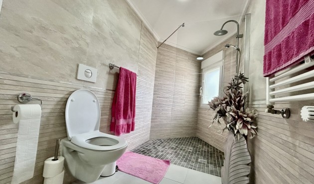 Återförsäljning - Villa -
Cabo Roig - Costa Blanca