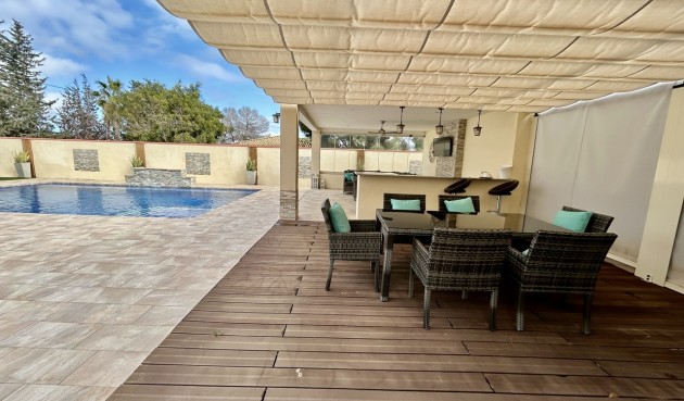 Återförsäljning - Villa -
Cabo Roig - Costa Blanca