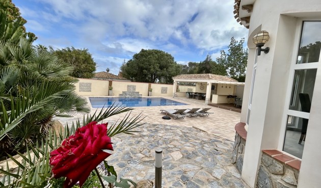 Återförsäljning - Villa -
Cabo Roig - Costa Blanca