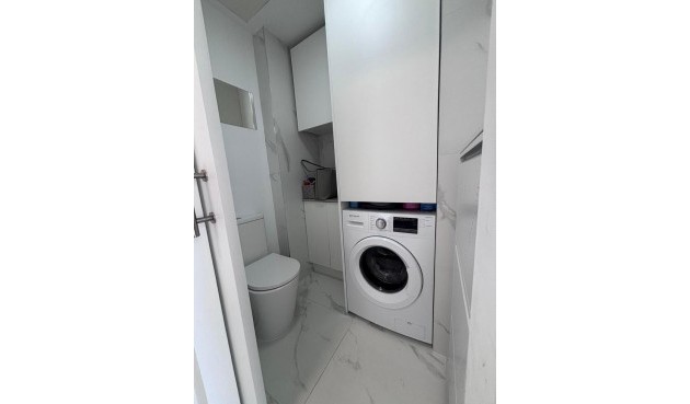 Återförsäljning - Villa -
Villamartin - Costa Blanca