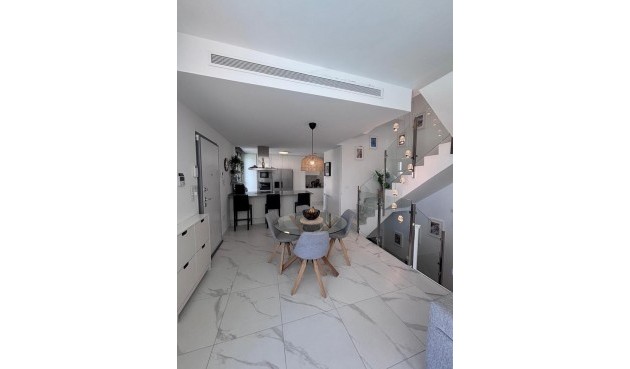 Återförsäljning - Villa -
Villamartin - Costa Blanca