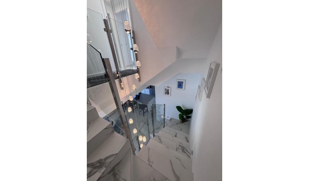 Återförsäljning - Villa -
Villamartin - Costa Blanca