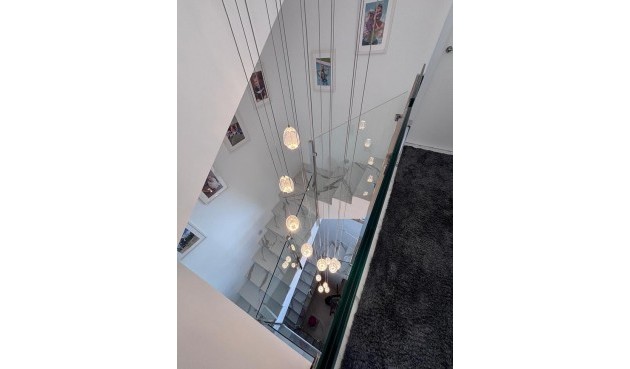 Återförsäljning - Villa -
Villamartin - Costa Blanca