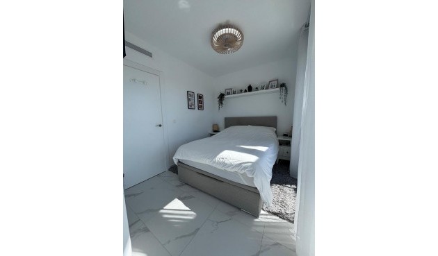 Återförsäljning - Villa -
Villamartin - Costa Blanca