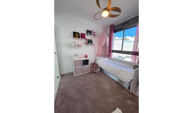 Återförsäljning - Villa -
Villamartin - Costa Blanca