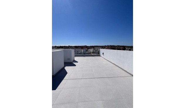 Återförsäljning - Villa -
Villamartin - Costa Blanca