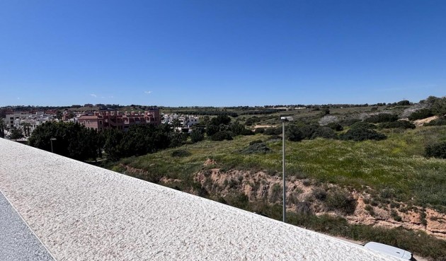 Återförsäljning - Villa -
Villamartin - Costa Blanca