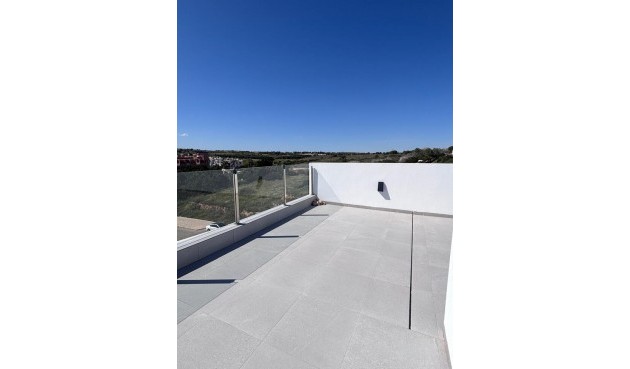 Återförsäljning - Villa -
Villamartin - Costa Blanca