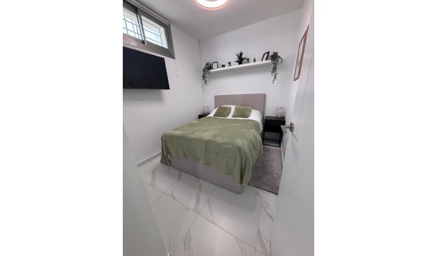 Återförsäljning - Villa -
Villamartin - Costa Blanca