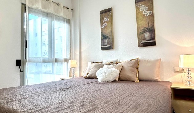Återförsäljning - Apartment -
Torrevieja - Centro