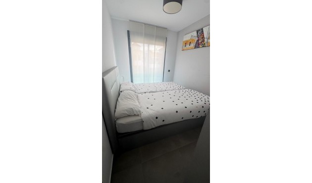 Återförsäljning - Takvåning -
Torrevieja - Costa Blanca