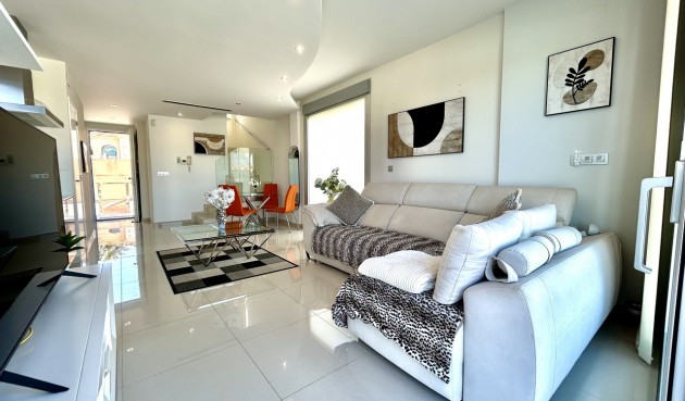 Återförsäljning - Villa -
Villamartin - Costa Blanca