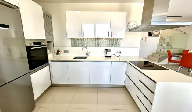 Återförsäljning - Villa -
Villamartin - Costa Blanca