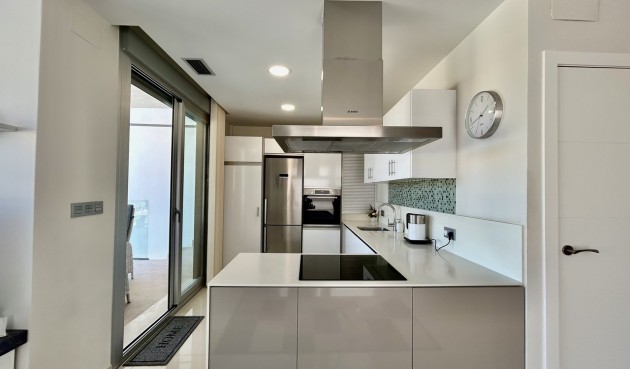 Återförsäljning - Villa -
Villamartin - Costa Blanca