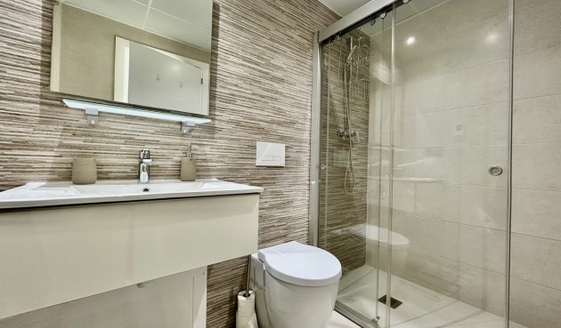 Återförsäljning - Villa -
Villamartin - Costa Blanca