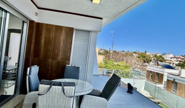 Återförsäljning - Villa -
Villamartin - Costa Blanca