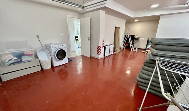 Återförsäljning - Villa -
Villamartin - Costa Blanca