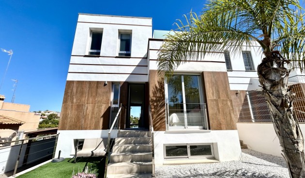 Återförsäljning - Villa -
Villamartin - Costa Blanca