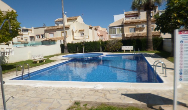 Återförsäljning - Town House -
Playa Flamenca - Costa Blanca