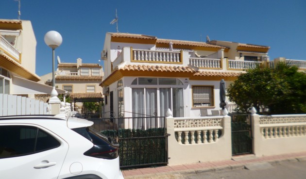 Återförsäljning - Town House -
Playa Flamenca - Costa Blanca