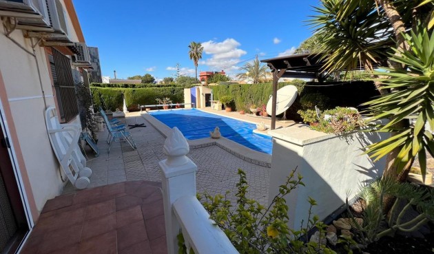 Återförsäljning - Villa -
Cabo Roig - Costa Blanca