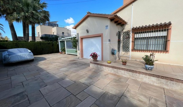 Återförsäljning - Villa -
Cabo Roig - Costa Blanca