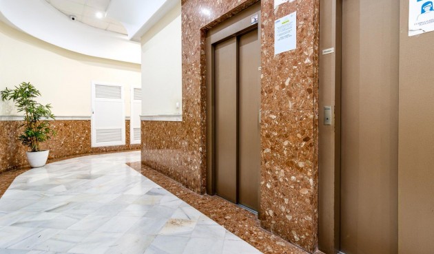 Återförsäljning - Apartment -
Torrevieja - Centro