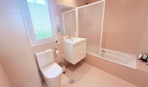 Återförsäljning - Duplex -
Hacienda Riquelme Golf Resort - Inland