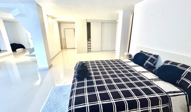 Återförsäljning - Villa -
Villamartin - Costa Blanca