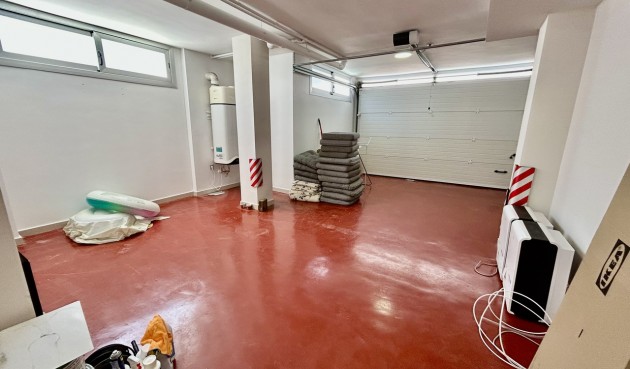 Återförsäljning - Villa -
Villamartin - Costa Blanca