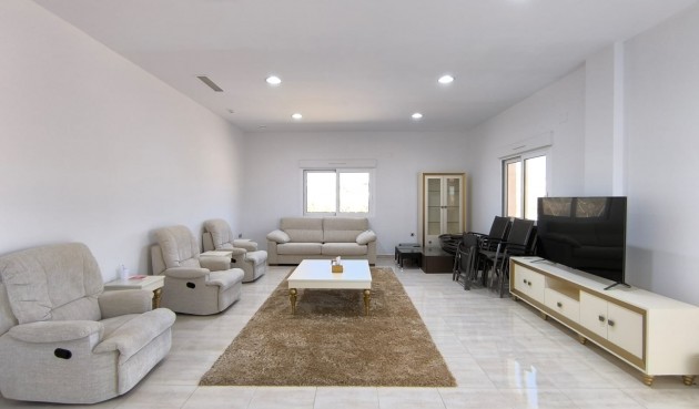 Återförsäljning - Villa -
Pinoso - Inland