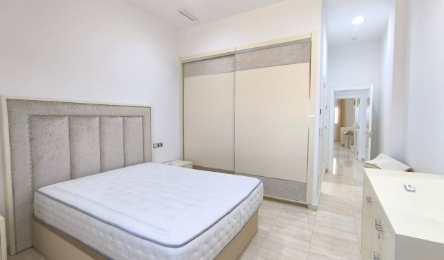 Återförsäljning - Villa -
Pinoso - Inland