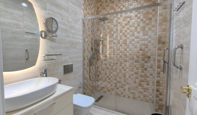 Återförsäljning - Villa -
Pinoso - Inland