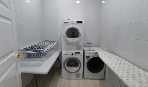 Återförsäljning - Villa -
Pinoso - Inland