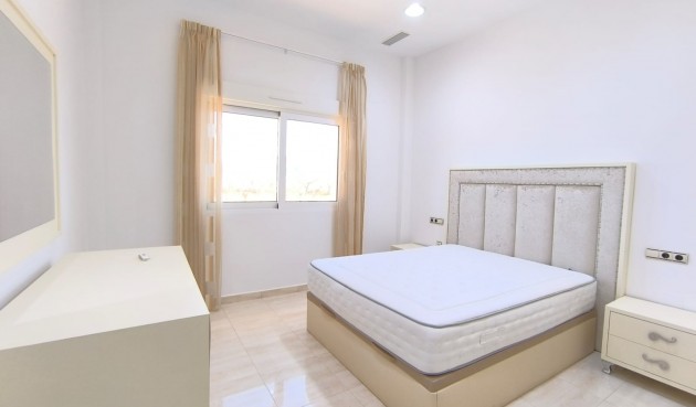 Återförsäljning - Villa -
Pinoso - Inland