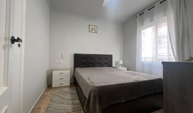 Återförsäljning - Apartment -
Torrevieja - Centro