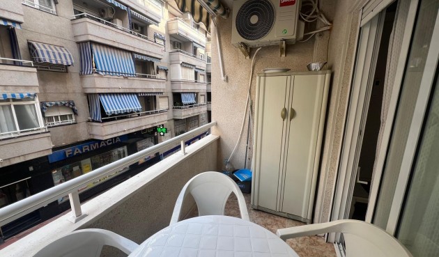 Återförsäljning - Apartment -
Torrevieja - Centro
