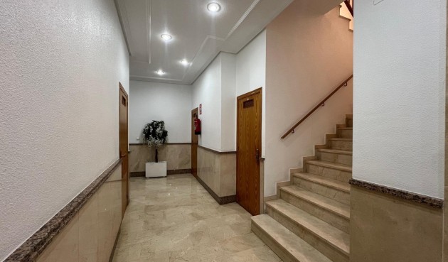 Återförsäljning - Apartment -
Torrevieja - Centro