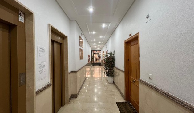 Återförsäljning - Apartment -
Torrevieja - Centro