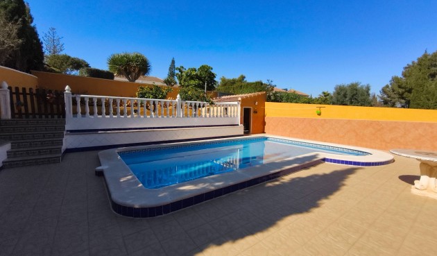 Återförsäljning - Villa -
Torrevieja - Los Balcones