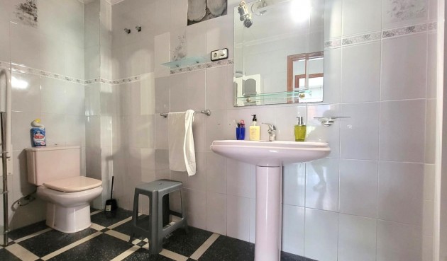 Resale - Apartment -
Torrevieja - Centro