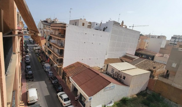 Resale - Apartment -
Torrevieja - Centro