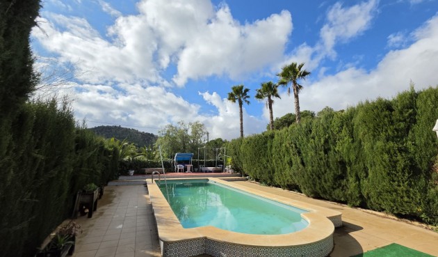 Återförsäljning - Villa -
Elda - Inland