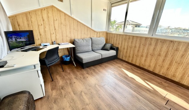 Återförsäljning - Apartment -
Punta Prima - Costa Blanca