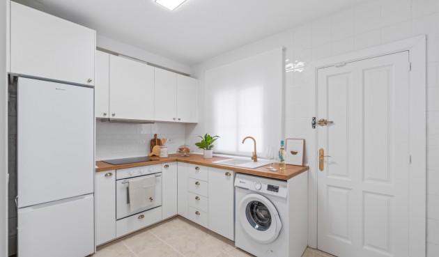 Återförsäljning - Town House -
La Florida - Inland