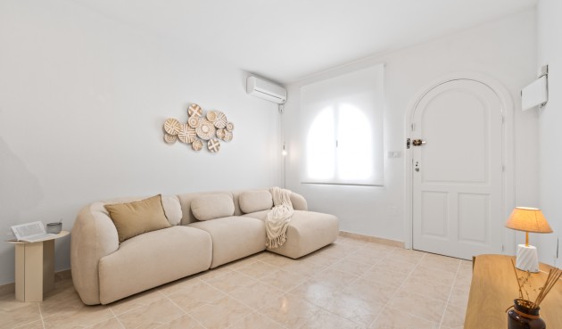Återförsäljning - Town House -
Playa Flamenca - Costa Blanca