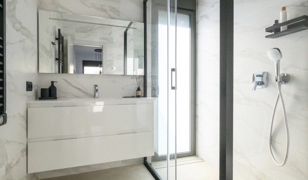 Återförsäljning - Villa -
Las Colinas Golf - Costa Blanca