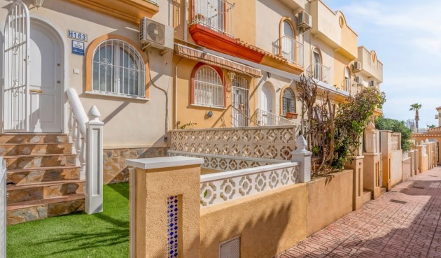 Återförsäljning - Town House -
Orihuela Costa - Costa Blanca