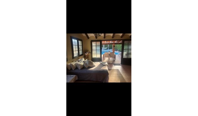 Återförsäljning - Villa -
Elda - Inland