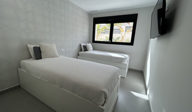 Återförsäljning - Villa -
Los Balcones - Costa Blanca